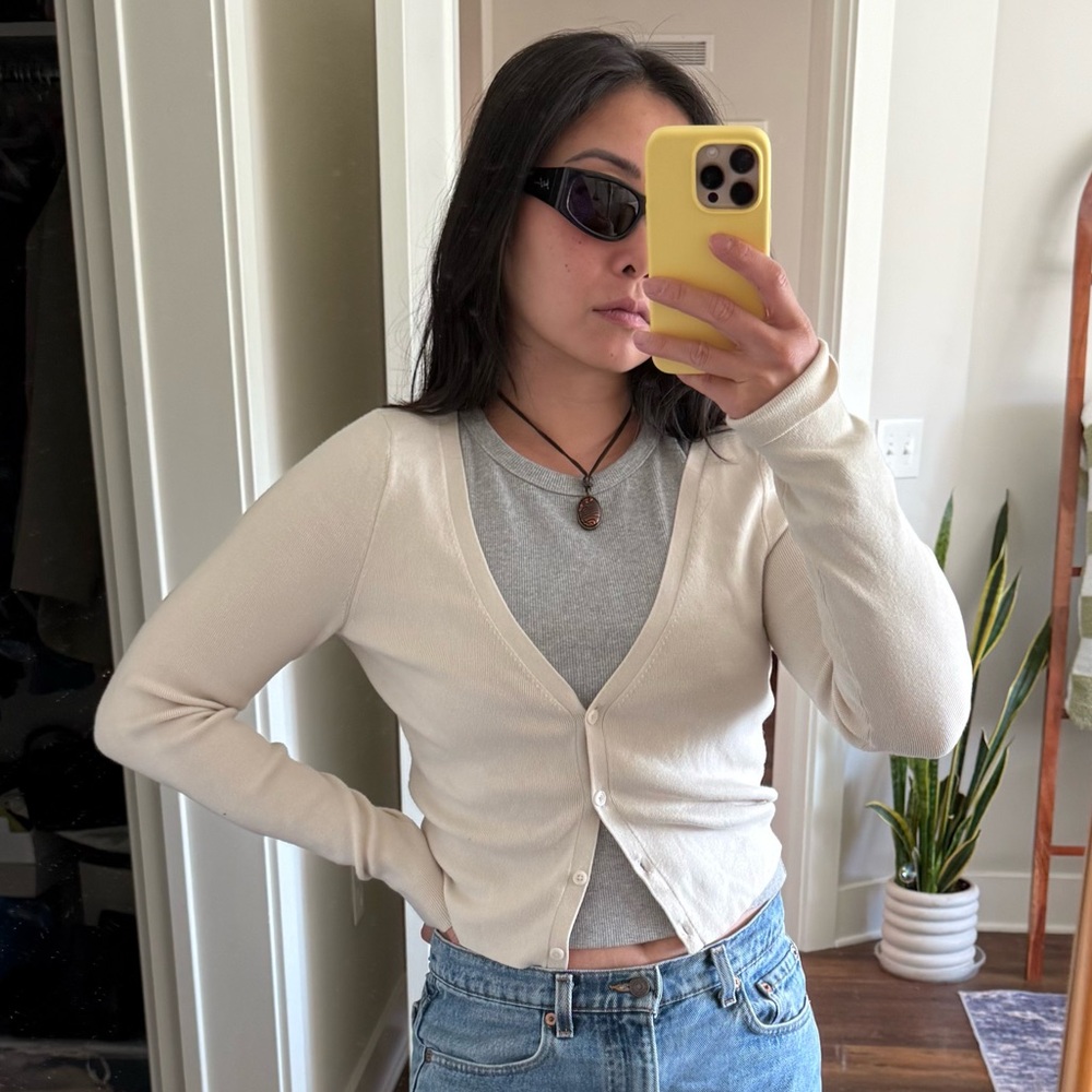 Aritzia Bavarian Cream Cardigan sz MEDIUM